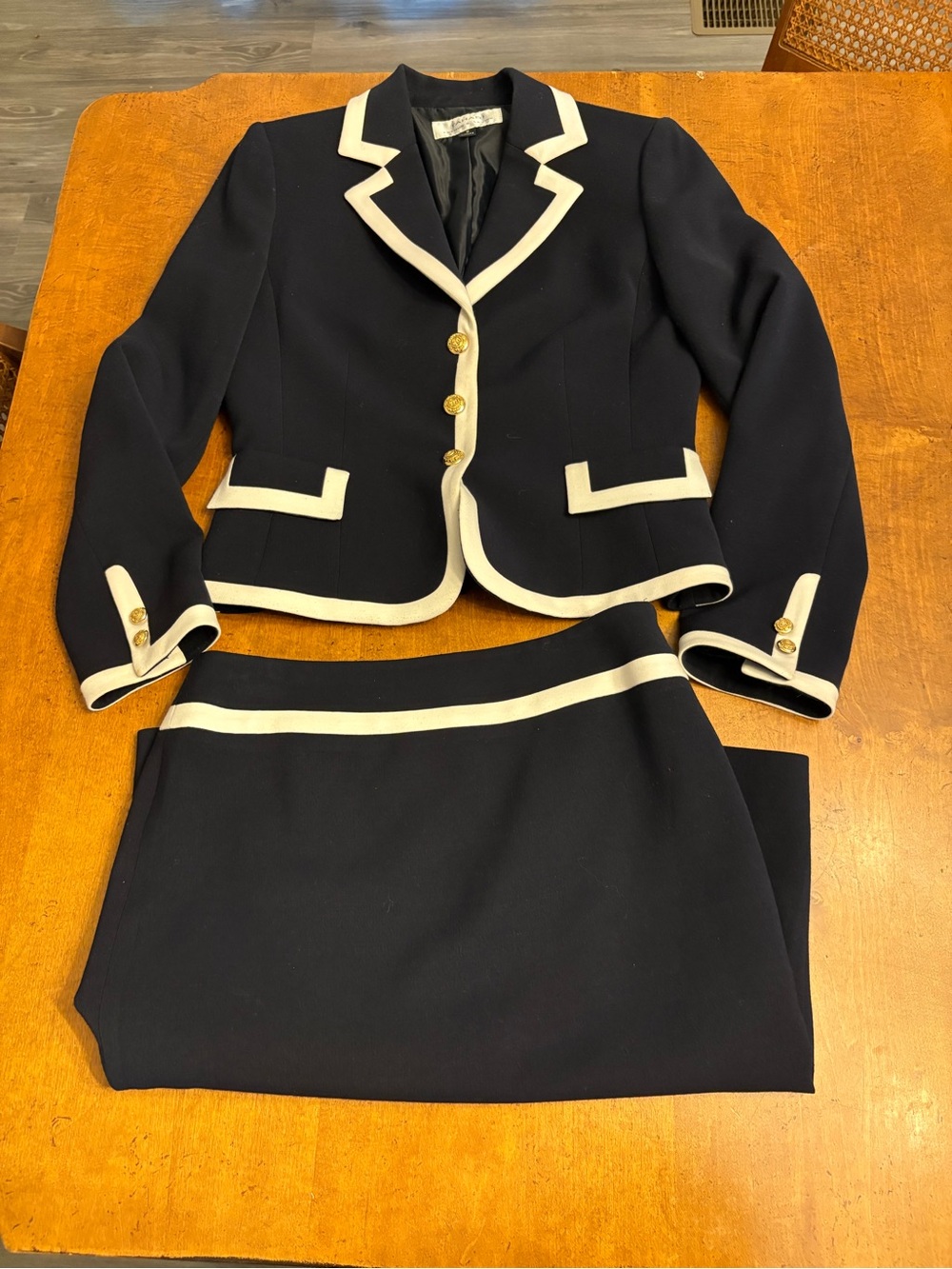 Tahari Arthur S. Levine Navy Blue Jacket and skirt 6 2 pierce bundle lot